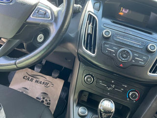 Ford Focus фото 8