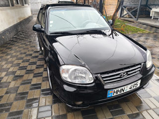 Hyundai Accent foto 2