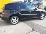 Mercedes Benz ML Class foto 2