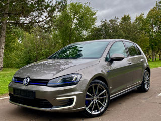 Volkswagen Golf foto 1