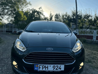 Ford Fiesta foto 10