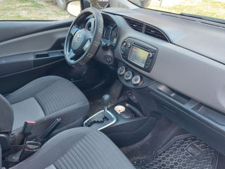 Toyota Yaris foto 8