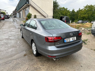 Volkswagen Jetta foto 6