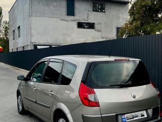 Renault Grand Scenic foto 3