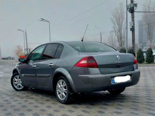 Renault Megane foto 2