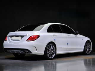 Mercedes C-Class foto 2