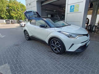 Toyota C-HR foto 2