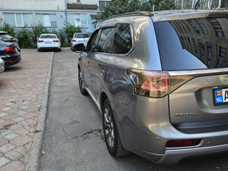 Mitsubishi Outlander foto 4