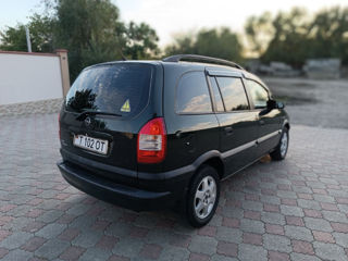 Opel Zafira foto 4