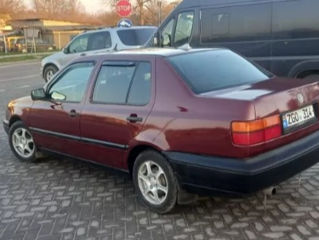 Volkswagen Vento foto 1