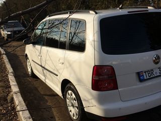 Volkswagen Touran foto 4