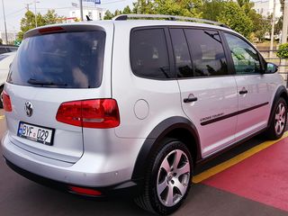 Volkswagen Touran foto 4