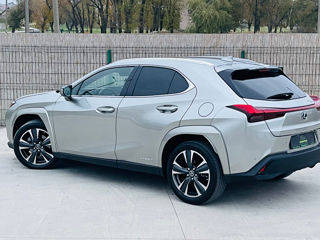 Lexus UX foto 4