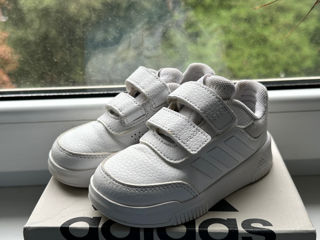 Ghete Adidas mărimea 23. foto 2