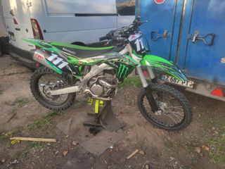 Kawasaki KXF 250 foto 2