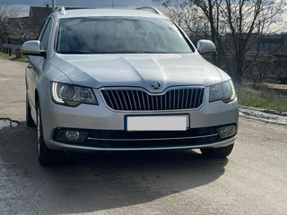 Skoda Superb foto 1