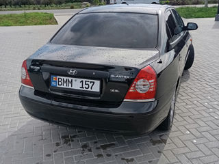 Hyundai Elantra foto 1