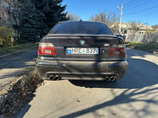 BMW 5 Series foto 6