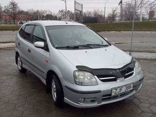 Nissan Almera Tino foto 1