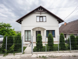 Se vinde casa în Budești 140m2 4 dormitoare 6 ari lingă padure foto 1