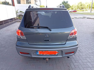 Mitsubishi Outlander foto 2