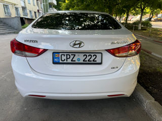 Hyundai Elantra фото 2