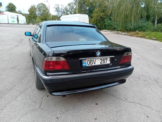 BMW 7 Series foto 4