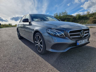 Mercedes E-Class foto 1