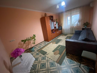 Apartament cu 2 camere, 58 m², Botanica, Chișinău foto 2