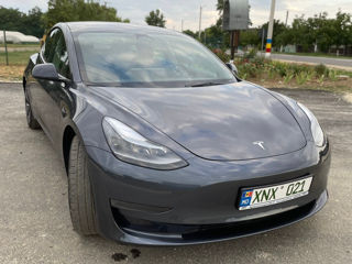 Tesla Model 3 foto 1