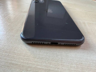 Vând iPhone 11 black 64 GB foto 3