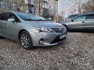 Toyota Avensis foto 8