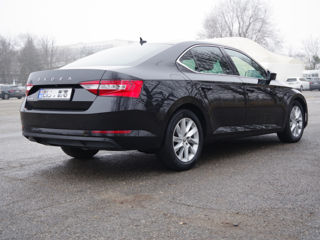 Skoda Superb foto 4