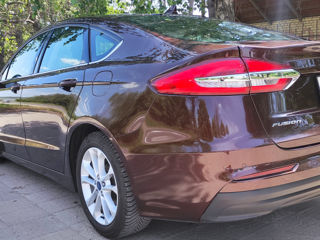 Ford Fusion foto 3