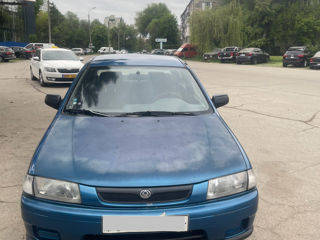 Mazda 323 foto 3