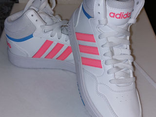 Adidaşi