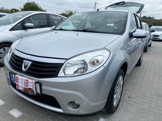 Dacia Sandero фото 1