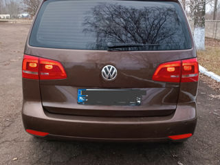 Volkswagen Touran foto 2