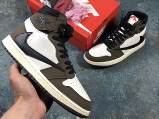 Nike Air Jordan 1 Retro High x Travis Scott Unisex foto 3