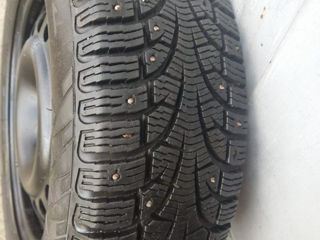 Продаются 2 колеса pirelli с дисками 195/65 R 15 foto 2