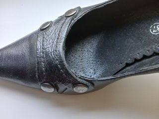 Обувь класика очень удобный каблук  каждая по 250лей мало использовали.. foto 4