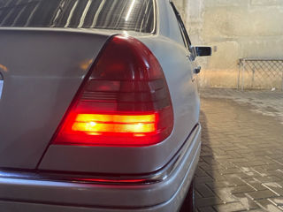 Mercedes C-Class foto 9