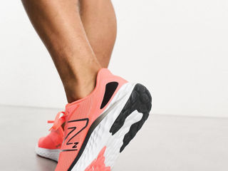 New Balance Running Arishi V4 in orange foto 4