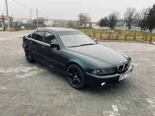 BMW 5 Series foto 10