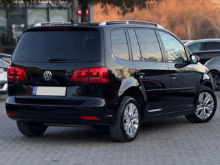 Volkswagen Touran foto 3