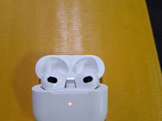 Vând air pods 3