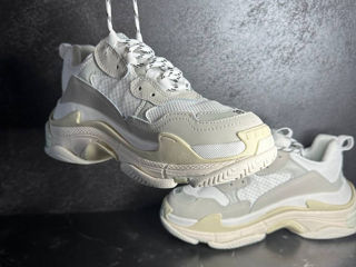 Balenciaga Triple S În stoc foto 2