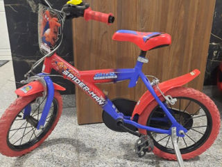 Se vinde bicicleta pentru copii, in stare foarte buna. Producator Italia, varsta 2-6 ani.