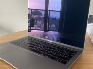 MacBook Air 2019 stare foarte bună