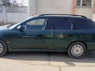 Toyota Avensis foto 4